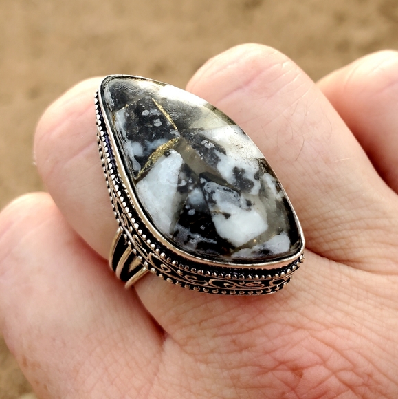 New White Buffalo Antique Design Silver Ring. - Picture 11 of 16